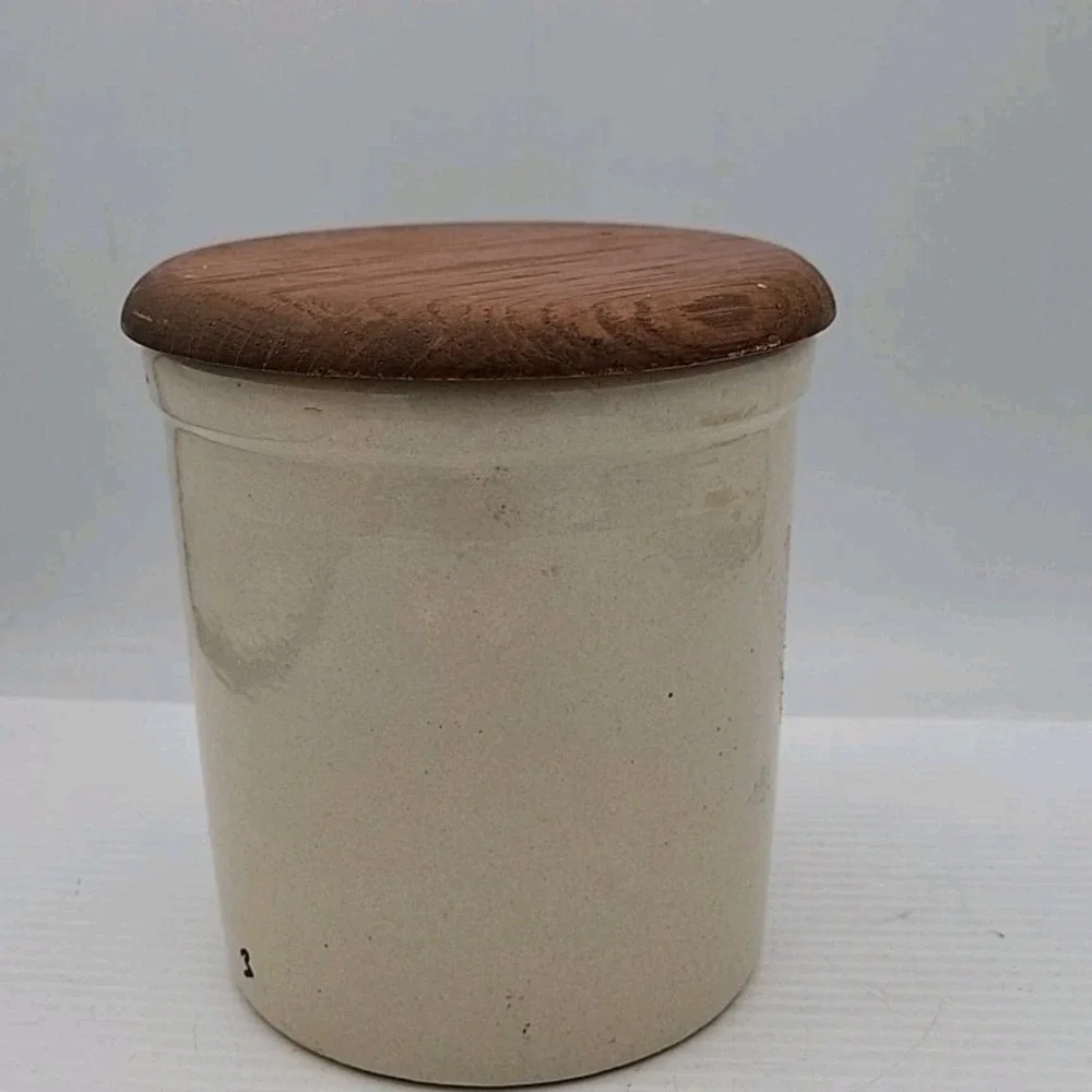 Robinson Ransbottom High Jar Crock Pottery‎ With Red Apple Motif 1 Qt. USA